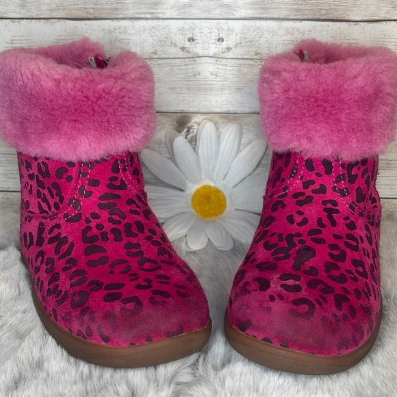 ๐ UGG Cheetah Print Boots, Toddler Size 8 - Picture 3 of 9